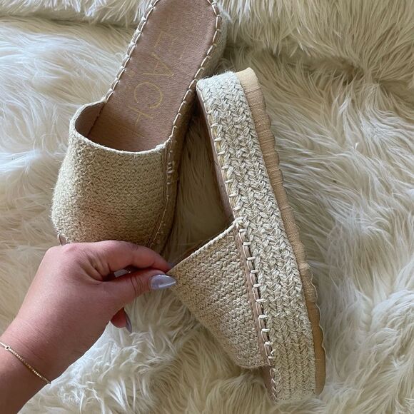 Raffia BEACH slides - Picture 4 of 5